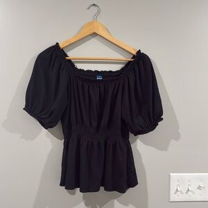 Black Old Navy short sleeve preplum top